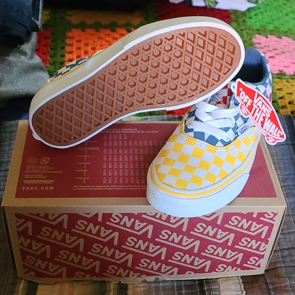Vans - Picture 2 of 5